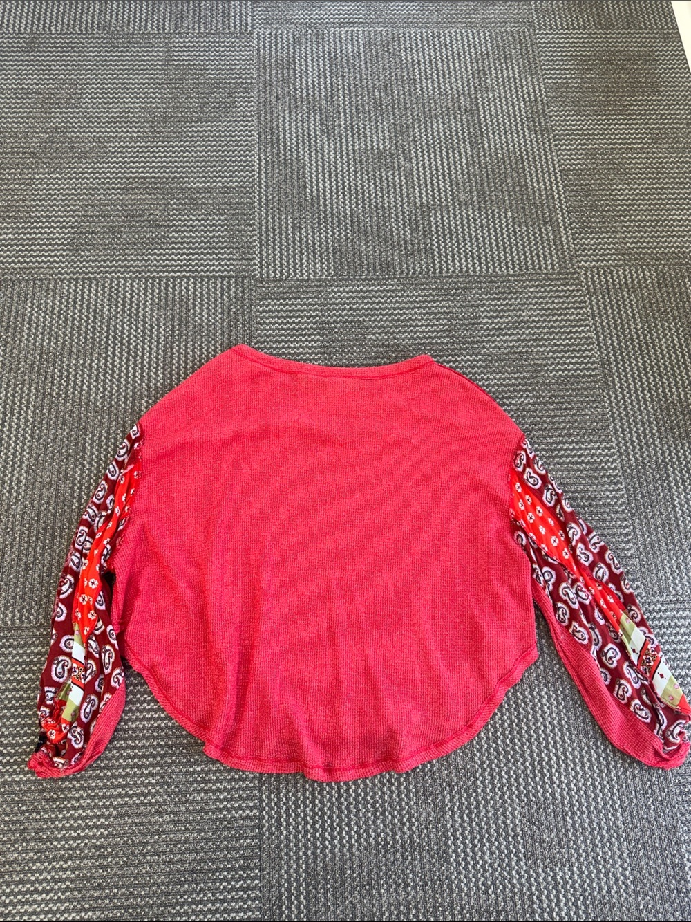 Free People We the Free Red Blossom Thermal Top with Paisley Sleeves, size XS - Picture 8 of 8